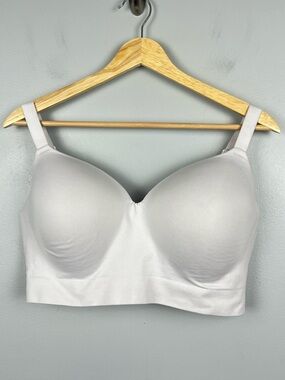 Truekind white Wirefree convertible strap smoothing bra, 2XL.